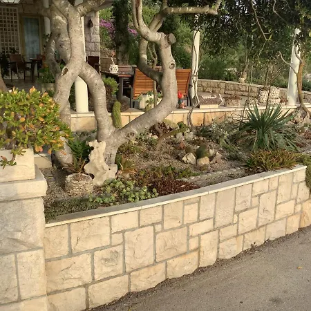 Nobilo Bed & Breakfast Lumbarda