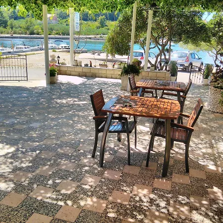 krevet i doručak Villa Nobilo 3*
